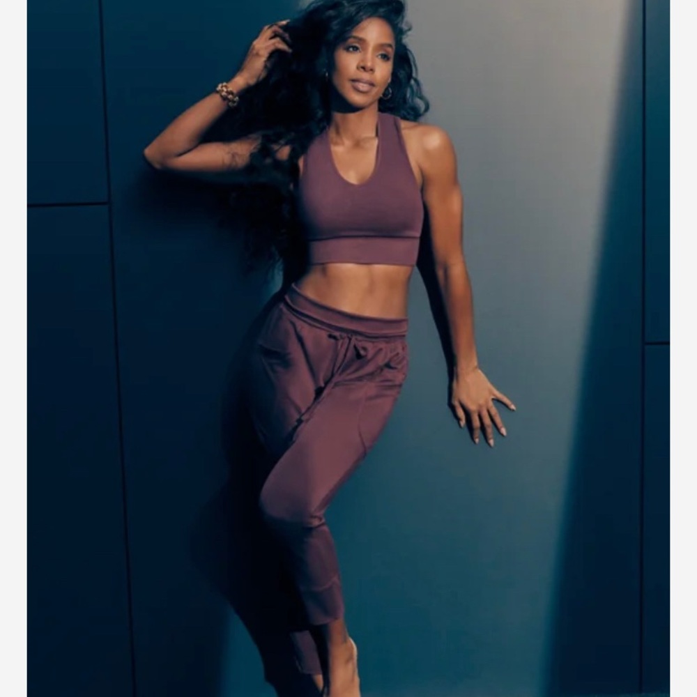 Knit crop top (Kelly Rowland/Fabletics)